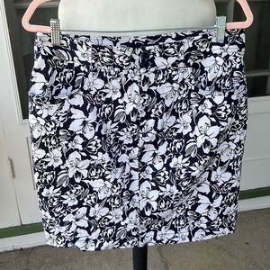 Chaps Size 12 Blue and White Floral Mini Skirt
